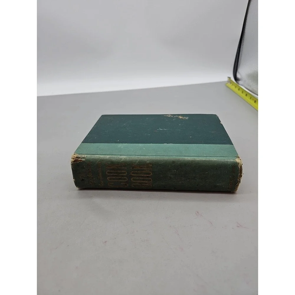 The Lily Wallace New‎ American Cook Book - Hardcover 1947